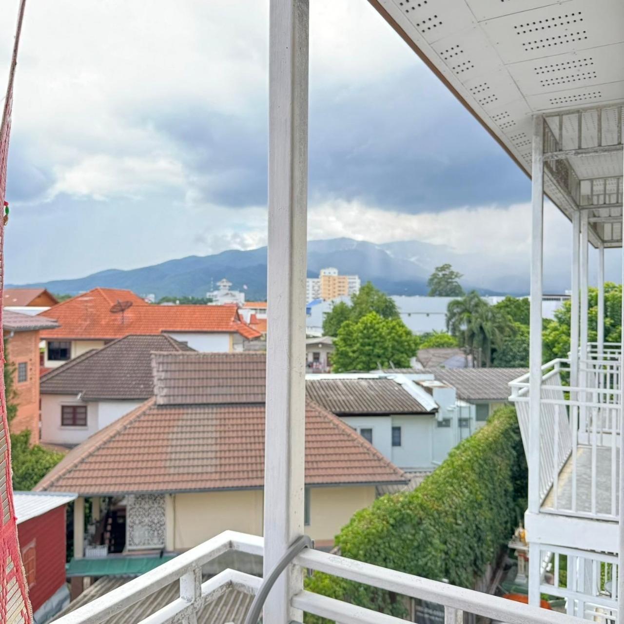 Wua Lai Boutique Hotel Chiang Mai Exterior photo